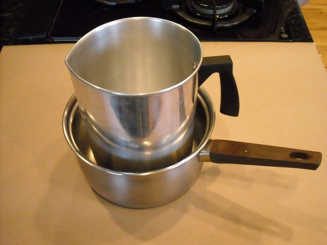 How To Make A Double Boiler For Making Candles - Candleers